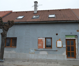 Prodej RD v obci Hrobce u Roudnice nad Labem, zastavěná plocha 62m2 a pozemkem 317m2.
